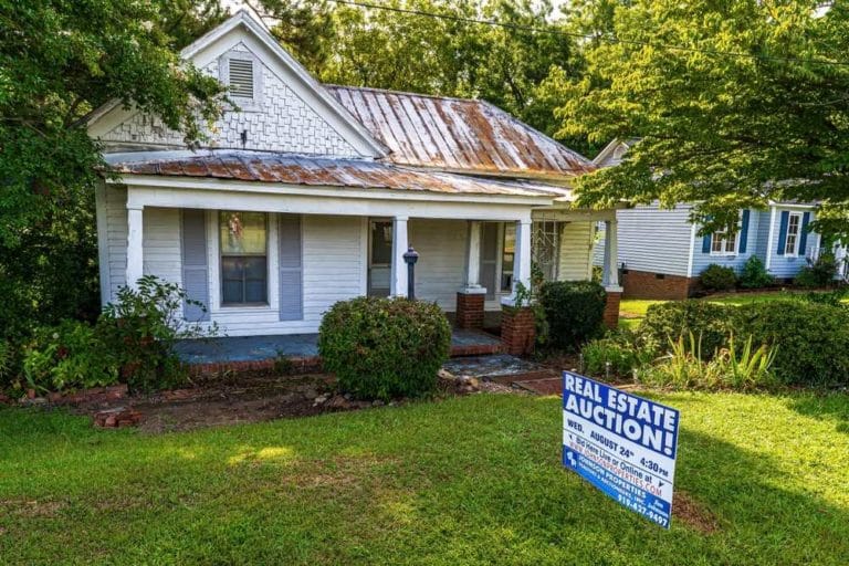 should-you-buy-a-house-that-needs-a-new-roof-perfect-exteriors